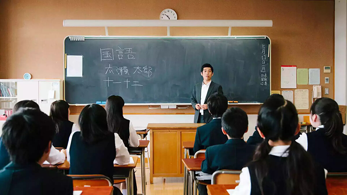 “Hazırlığımız yasalaşmayı gerektirecek”<br><br>Bakan Tekin, düzenlemenin hayata geçebilmesi için yasal düzenleme gerektiğini belirterek, “Bu yıl içerisinde karar verilir çünkü önümüzdeki yıl eğitim öğretim takvimi buna göre dizayn edilecek. Ancak bunun bir de parlamento boyutu var, hazırlığımızın yasalaşması gerekecek” ifadelerini kullandı.