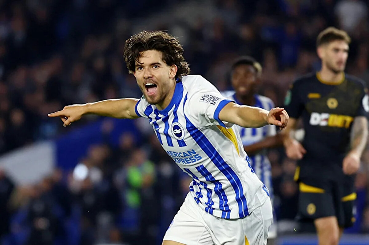 Ferdi'nin bu paylaşımından sonra yıldız futbolcunun doğum günü taraftarlarca sosyal medyada "Gururumuz", "Fenerbahçe'nin çocuğu" ifadeleriyle kutlandı ve yüzlerce doğum günü paylaşımı geldi