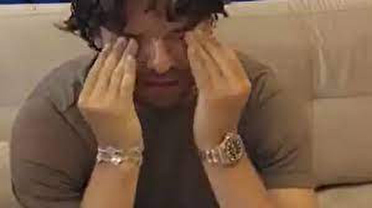 Fenerbahçe'den ayrılırken gözyaşlarına boğulan Ferdi Kadıoğlu'nun görüntüsü hala akılların bir köşesinde duruyor.