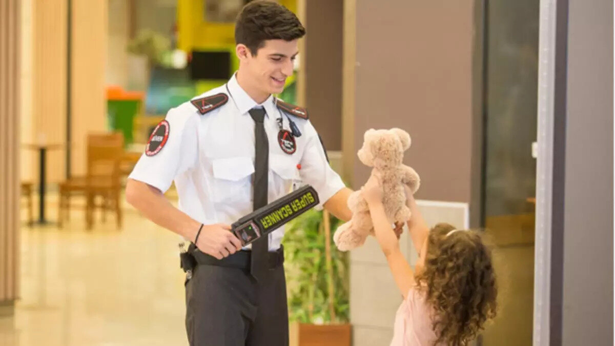 ÖGG SINAV DEĞERLENDİRMESİ<br><br>Silah farkı sınavına katılan adayların başarılı sayılabilmeleri için; yazılı silah bilgisi ve uygulamalı sınav toplamlarının en az 50, bu puan ile daha önce başarılı oldukları temel silahsız sınav puan toplamının ortalamasının ise en az 60 olması gerekmektedir.