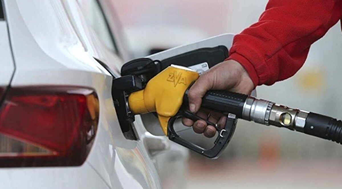 İstanbul (Anadolu Yakası)<br><br>Benzin: 51,94 TL<br><br>Motorin: 53,05 TL<br><br>LPG: 27,08 TL