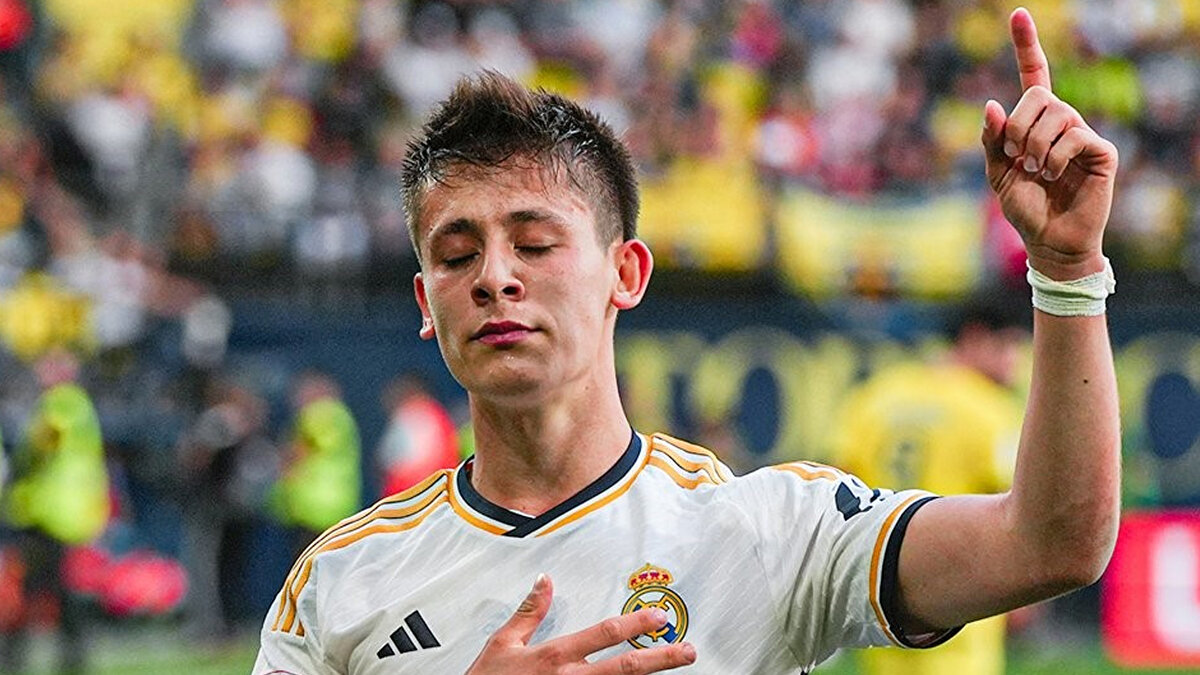 Son oynanan Atletico Madrid derbisinde 1 gol ve 1 asist katkısıyla oynayan Arda Güler, İspanyol futbolunda en çok konuşulan isimler arasında geliyor.