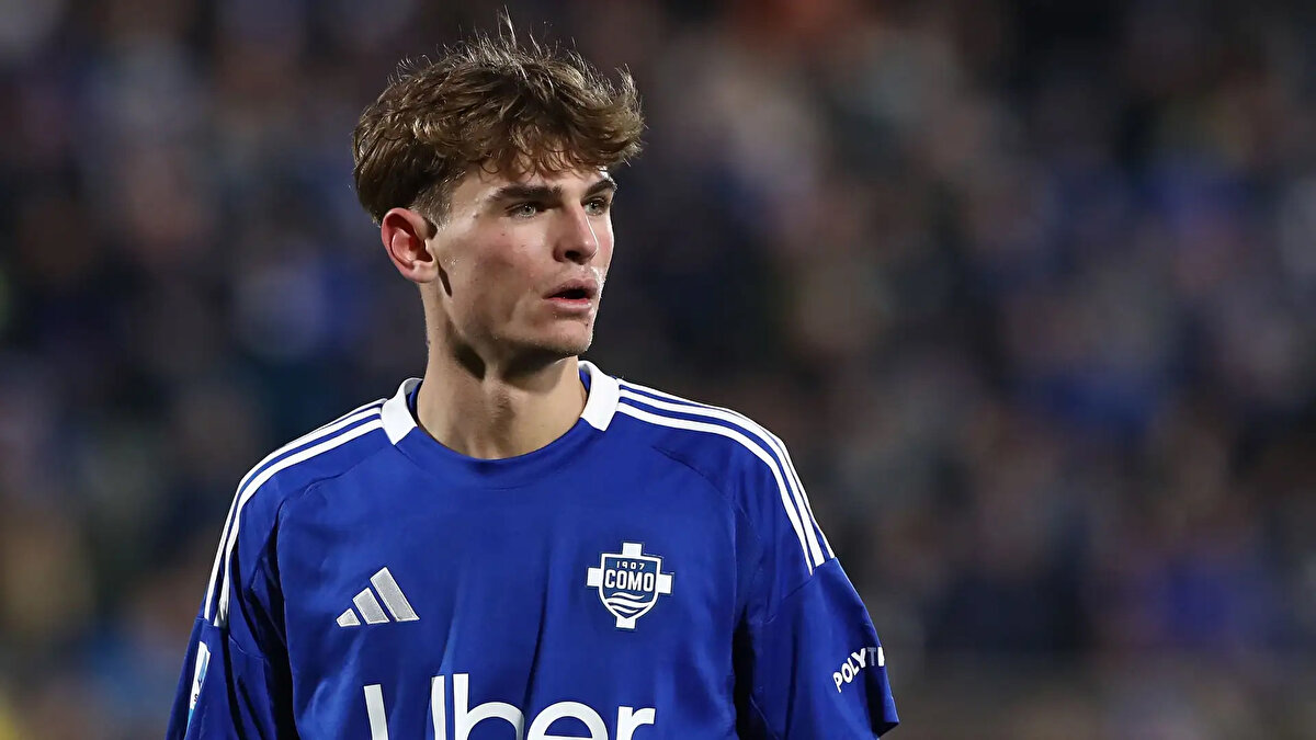 ARDA GÜLER'İN KADRODA YERİ TEHLİKEYE GİREBİLİR <br><br>Como'da takımın yıldız haline gelen genç oyuncu Nico Paz'ın takıma geri gelmesi; Arda Güler'in de kadrodaki yerinin tehlikeye gireceği ifade edildi.