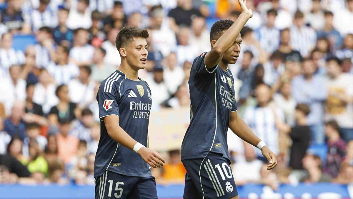 İSPANYOLLAR KÖTÜ HABERİ YAZDI<br><br>İspanyol basını, Real Madrid'den Como'ya 6 milyon euro bonservis bedeli karşılığında transfer olan eski oyuncusu Nico Paz'ı yeniden transfer etmek istiyor.