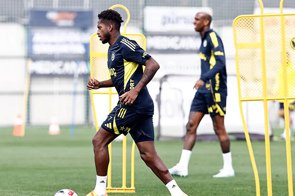 Fenerbahçe, Trendyol Süper Lig'in 9. haftasında 19 Ekim Pazar günü sahasında Fatih Karagümrük ile oynayacağı maçın hazırlıklarına devam etti.<br><br>