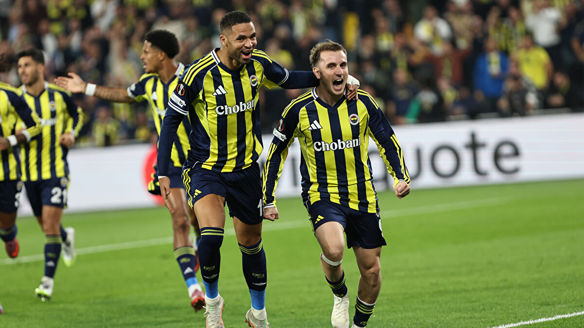 Süper Lig'de Samsunspor ile 0-0 berabere kalan Fenerbahçe, zirveden 6 puan uzakta kaldı. 