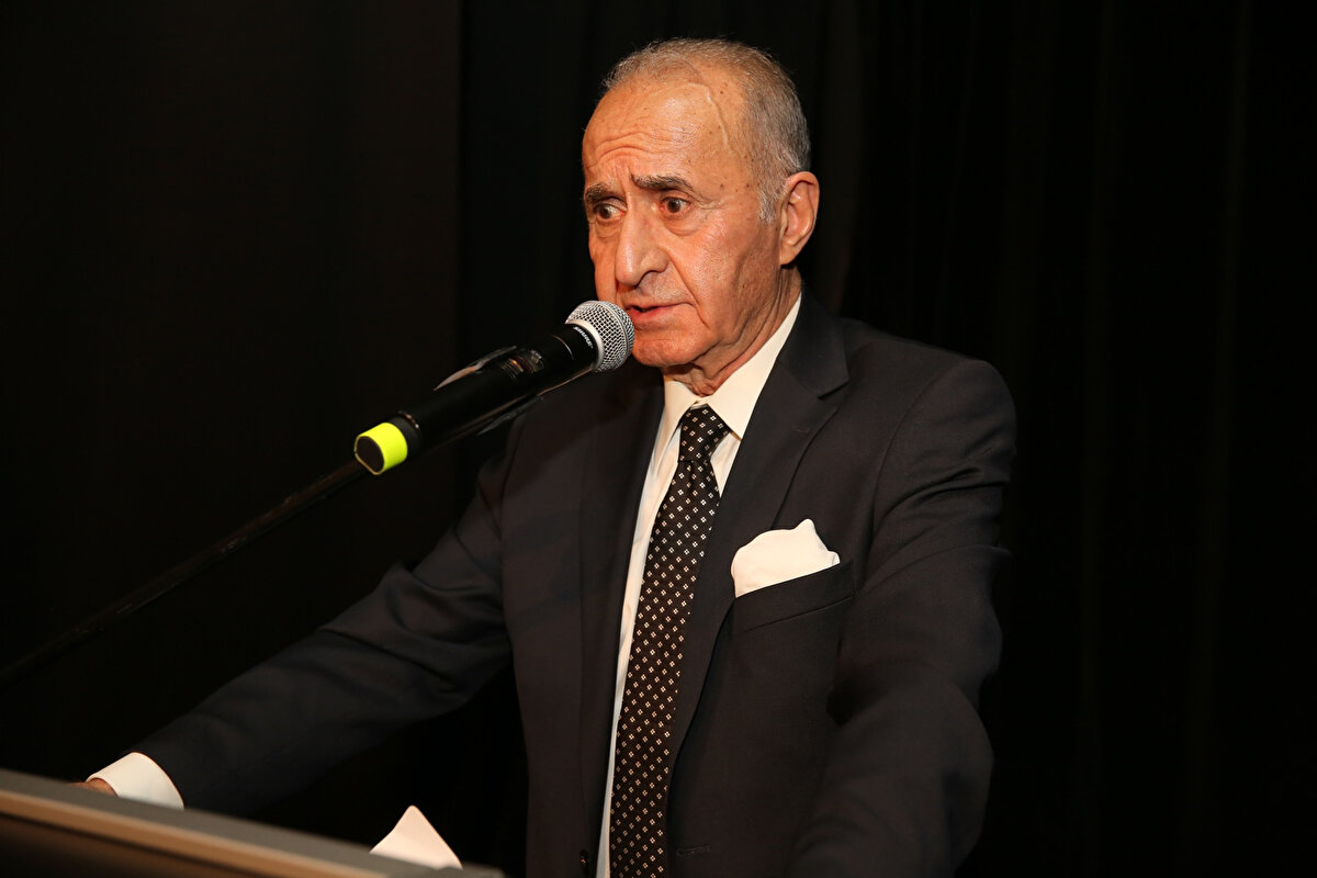 12 Eylül Darbesi sonrası siyasi yaşamına bir süre ara veren Çetin, 1987 seçimlerinde Sosyaldemokrat Halkçı Parti’den Diyarbakır milletvekili olarak yeniden Meclis’e dönmüştür.