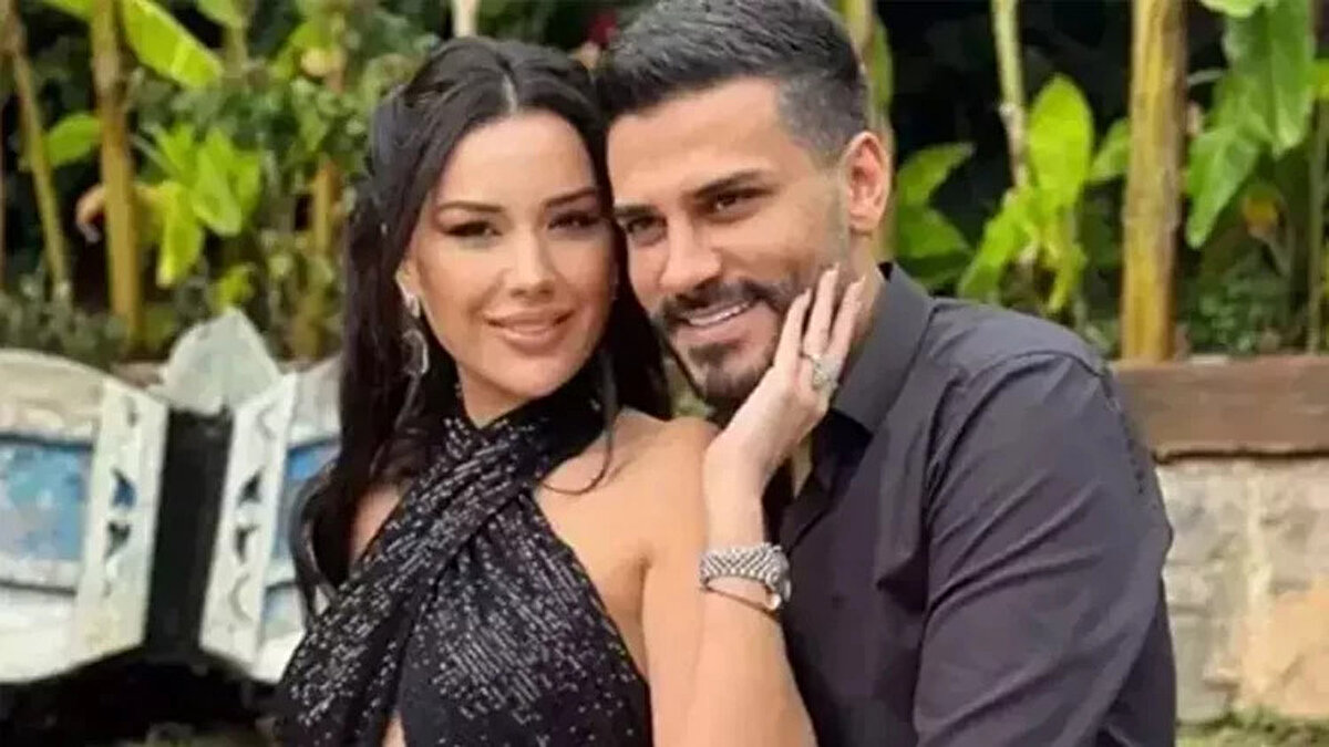 Dilan Polat ve Engin Polat gözaltına mı alındı?<br><br>8 Ekim 2025 sabahı magazin ve sosyal medyanın gündemine oturan yeni bir gelişme yaşandı. Dilan Polat ve eşi Engin Polat hakkında gözaltı kararı çıkarıldığı öğrenildi. Emniyet kaynaklarından gelen bilgilere göre Polat çifti, sabah saatlerinde Çekmeköy’de bulunan villalarından polis ekiplerince gözaltına alındı.