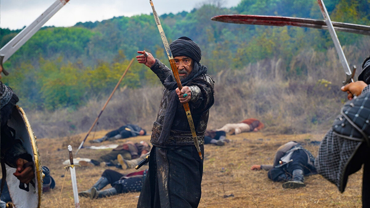 Kuruluş Orhan Ne Zaman Başlıyor?<br><br>ATV’nin yeni tarihî dizisi Kuruluş Orhan, ilk bölümüyle 22 Ekim 2025 Çarşamba akşamı izleyiciyle buluşacak.<br>Yayın saati olarak 20.00 öngörülüyor.<br>Dizinin okuma provaları tamamlandı, set hazırlıkları ise tüm hızıyla devam ediyor.<br>Yapım ekibinin hedefi, ilk bölümle birlikte “Kuruluş Osman” başarısını sürdürmek.