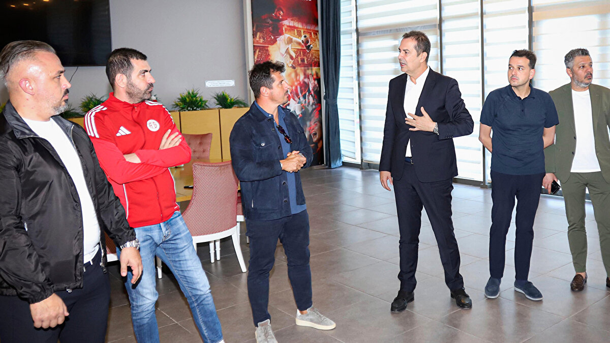 Ocak ayında Antalyaspor'un başına geçen Emre Belözoğlu, kırmızı-beyazlı ekibin başında 28 resmi maça çıktı. Bu süreçte takım, 9 galibiyet, 6 beraberlik ve 13 mağlubiyet aldı. Genç teknik adam, 1.18 puan ortalaması yakalayabildi.