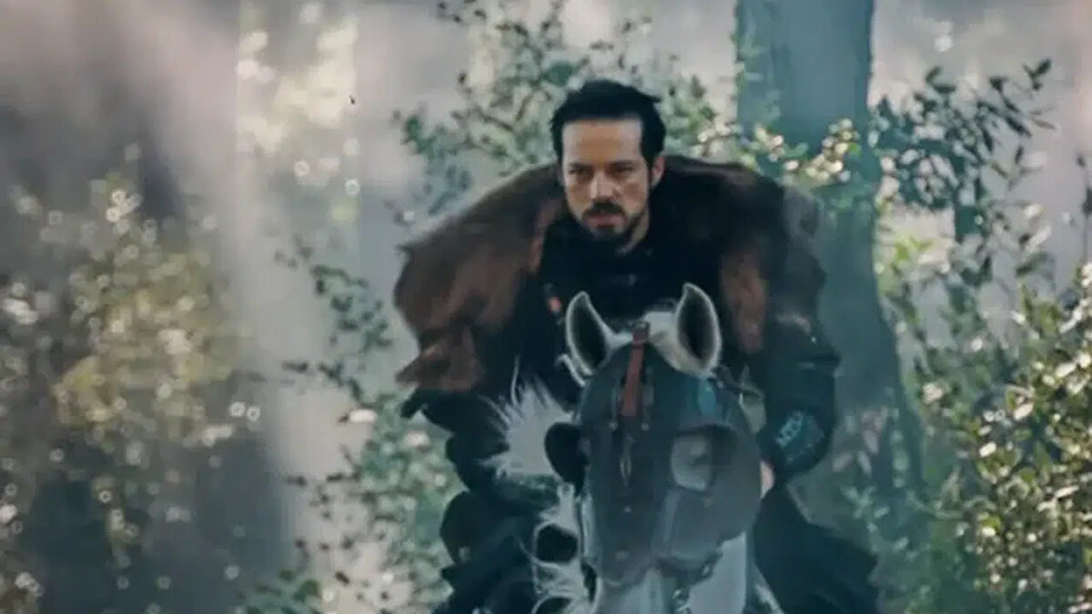 Soruşturmada adı geçen ünlüler kimler?<br><br>Operasyonun yalnızca Mert Yazıcıoğlu ile sınırlı olmadığı, birçok tanınmış ismin de dosyada yer aldığı iddia ediliyor.