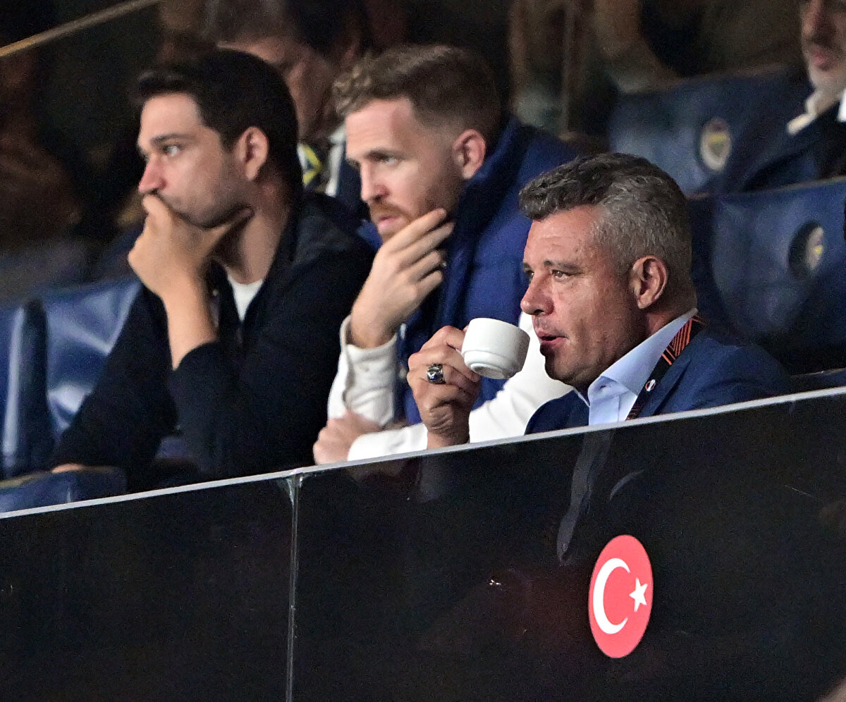 SARAN İLK TRANSFERİNİ YAPMAK İSTİYOR<br><br>Ali Koç sonrası başkanlık görevine seçilen Sadettin Saran, ara transfer döneminde kadroyu güçlendirmek istiyor. 