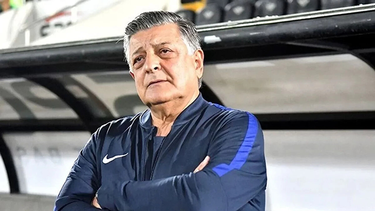 Yılmaz Vural, Sarıyer ile sözleşme imzaladıktan sonra takımın başında dört maça çıktı. Bir galibiyet elde eden 72 yaşındaki teknik adam, üç maçtan mağlup ayrıldı.