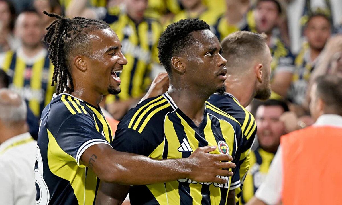 Fenerbahçe'de başkan Sadettin Saran'ın ara transfer döneminde 8 numara ve golcü transferi yapmayı planladığı belirtildi.<br><br>