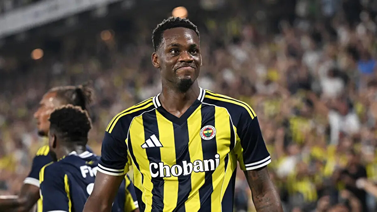 Sözcü'de yer alan habere göre, Duran'ın menajeri, İstanbul'a gelerek hem oyuncu hem de sarı lacivertli yönetimle bir görüşme gerçekleştirdi. Bu görüşmede Duran'ın geleceğinin konuşulduğu aktarıldı.