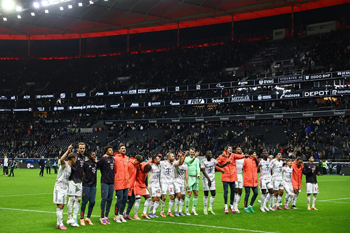 Almanya Bundesliga’da milli ara öncesindeki son maçında Bayern Münih, deplasmanda Eintracht Frankfurt’u 3-0 yendi.<br><br>
