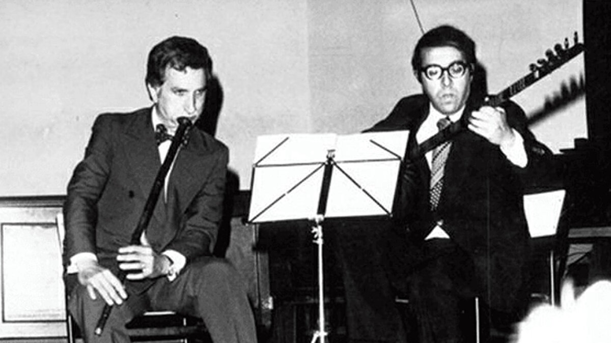 Müzik Kariyeri ve Akademik Çalışmaları<br><br>1950’li yıllarda İstanbul Radyosu’nda icralar gerçekleştirdi ve uzun yıllar burada neyzen olarak görev yaptı.<br>Aynı dönemde İstanbul Belediye Konservatuvarı İcra Heyeti'nde yer aldı, Münir Nurettin Selçuk’un konserlerinde sahne aldı.<br>1976 yılında İstanbul Teknik Üniversitesi Türk Musikisi Devlet Konservatuvarı’nda öğretim üyesi olarak görev aldı ve Nefesli Sazlar Bölüm Başkanlığı yaptı.