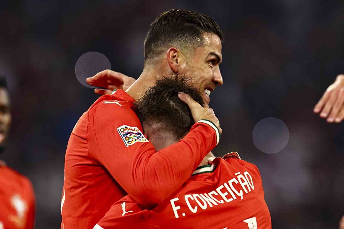 2009’da büyük bir adım atarak Real Madrid’e gitti. Madrid’de çok sayıda gol, rekor, ödül ve başarı kazandı. <br><br>2018’de Juventus’a transfer oldu; İtalya liginde de etkisini sürdürdü. <br><br>2021’de Manchester United’a geri dönüş yaptı.