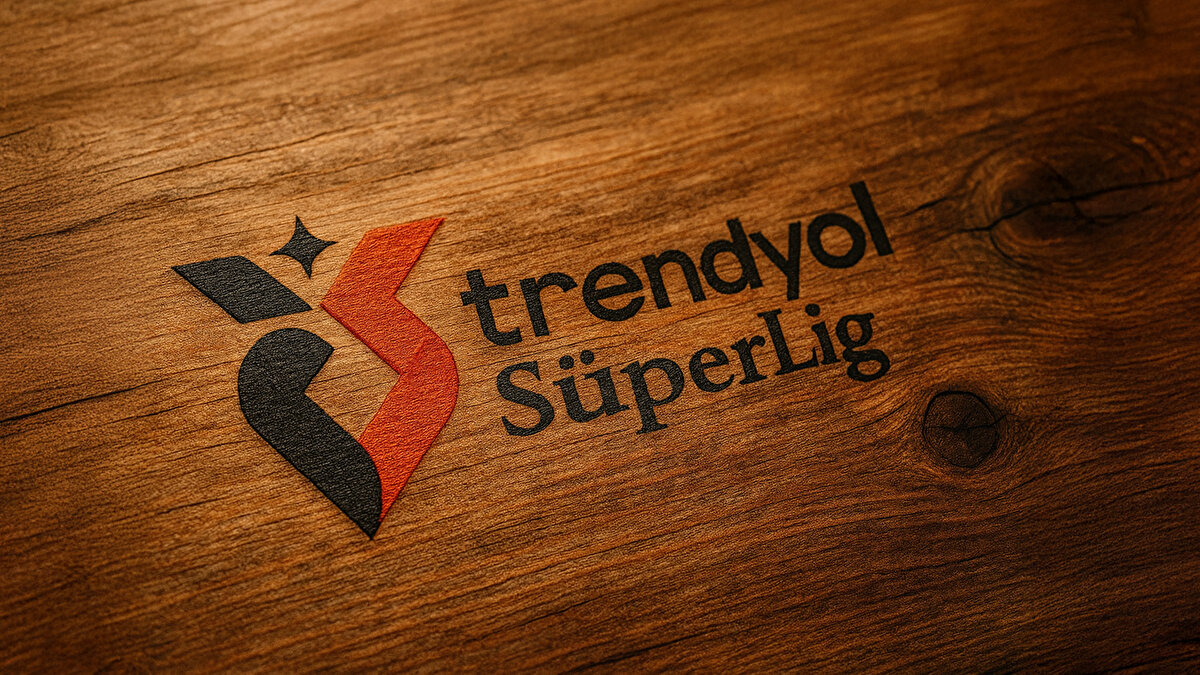 İşte futbol veri sitesine göre Süper Lig'de küme düşecek takımlar, şampiyon olacak takım ve puan durumu...