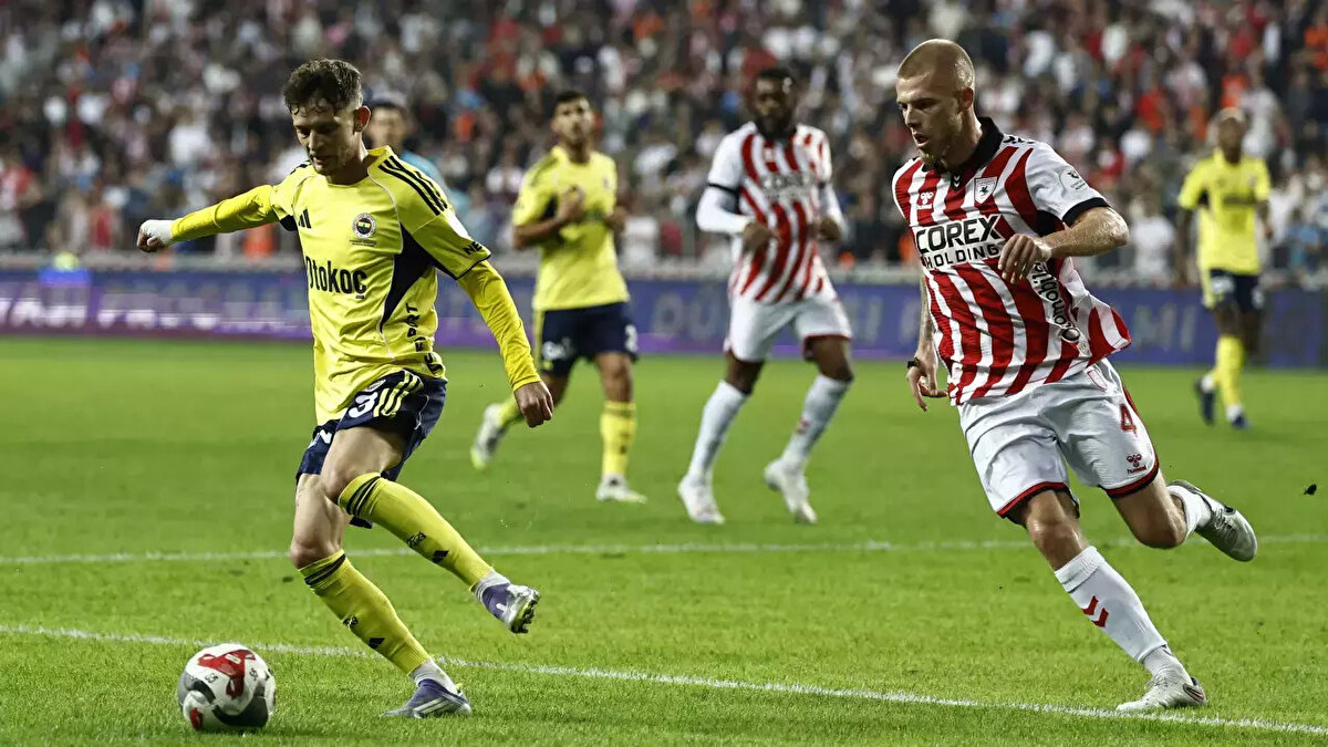 Polonyalı yıldız, bir süredir menajeri Piekarski’den memnun olmadığı gerekçesiyle sözleşmesini feshetti. Bu hamlenin, Szymanski’nin uzun süredir hayalini kurduğu büyük lig transferinin ilk adımı olduğu düşşünülüyor.<br>