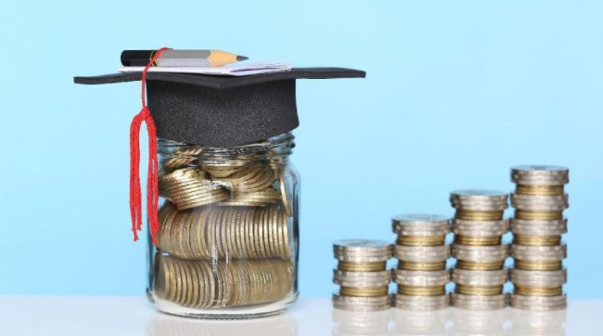 Disiplin cezası veya başarısızlık nedeniyle eğitim hayatında kesinti olmamak,<br><br>Mal varlığı ve gelir durumu uygun olmak (başarı bursları hariç),<br><br>Ara sınıflar için en az 2.50  4.00 (veya 65  100) genel not ortalamasına sahip olmak,<br><br>25 yaşını geçmemiş olmak,<br><br>Daha önce bir lisans programından mezun olmamış olmak,<br><br>Başarısız ders sayısı dikkate alınmaz,<br><br>Hazırlık sınıfından geçen öğrencilerin üst sınıfa geçtiğini belgelendirmesi gerekir,<br><br>DGS ile yerleşenler için: Ön lisans mezuniyet ortalaması en az 2,80 (100 üzerinden 70) olmalıdır.