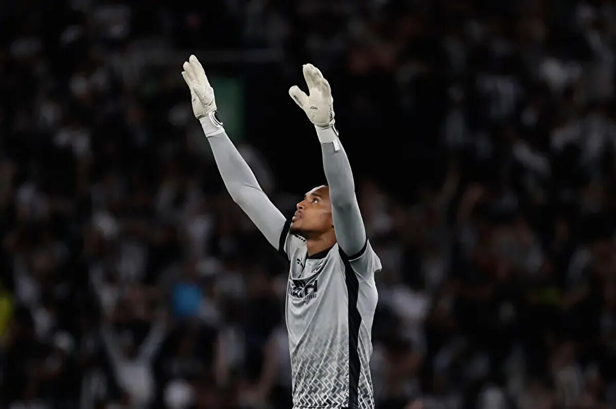 "DOLANDIRILDIĞIMI DÜŞÜNDÜM"<br><br>Victor, ESPN'e yaptığı açıklamada Brezilya Milli Takımı Genel Menajeri Sergi Dimas'tan gelen mesajı okuduğunda bunun bir dolandırıcılık olabileceğini düşündüğünü belirterek "Benim için eşsiz ve harika bir duyguydu. Maça gidiyordum ve otobüste haberi aldım. Şok oldum. Şaka olduğunu düşündüm. Sergio Dimas'ın numarası bende yoktu. Pasaportumu istediler ve ben de 'Vay canına, bu bir dolandırıcılık olabilir mi?' dedim." diye konuştu.