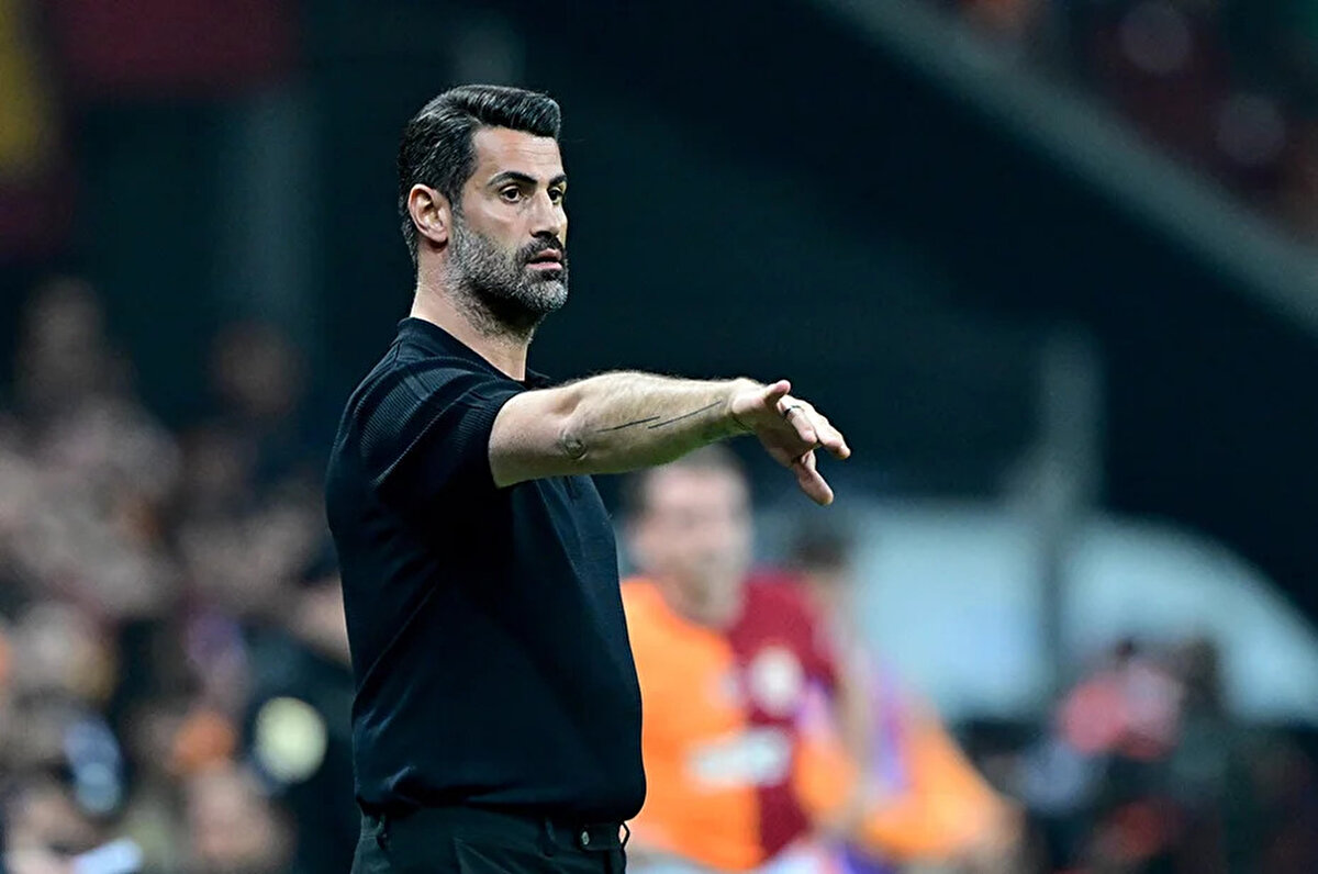 KAYSERİSPOR'DAN VOLKAN DEMİREL YALANLAMASI<br><br>Kayserispor Başkanı Nurettin Açıkalın, Volkan Demirel iddilarını yalanladı. Açıkalın, "Teknik direktörlük konusunda Volkan Demirel ile ilgili çıkan iddialar doğru değil" dedi.