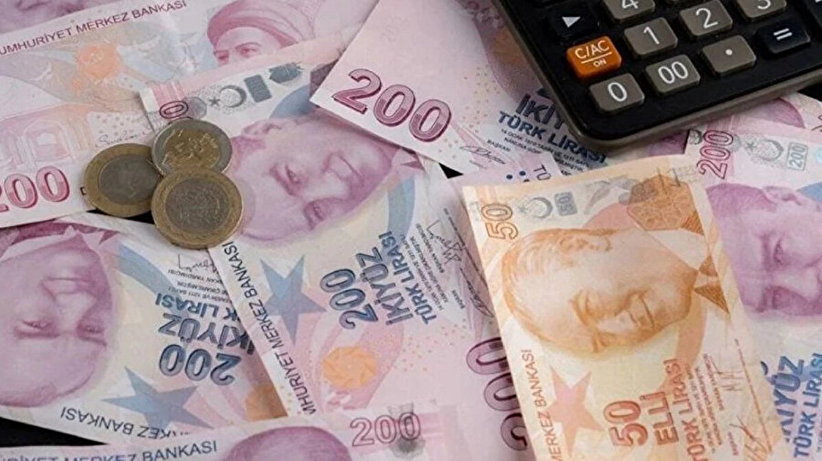 Memur ve kamu çalışanlarını ilgilendiren düzenlemeler yeniden gündemde. Özellikle 3600 ek gösterge, disiplin affı, işçi-memur maaş farkı ve yardımcı hizmetler sınıfının durumu hakkında önemli açıklamalar geldi.