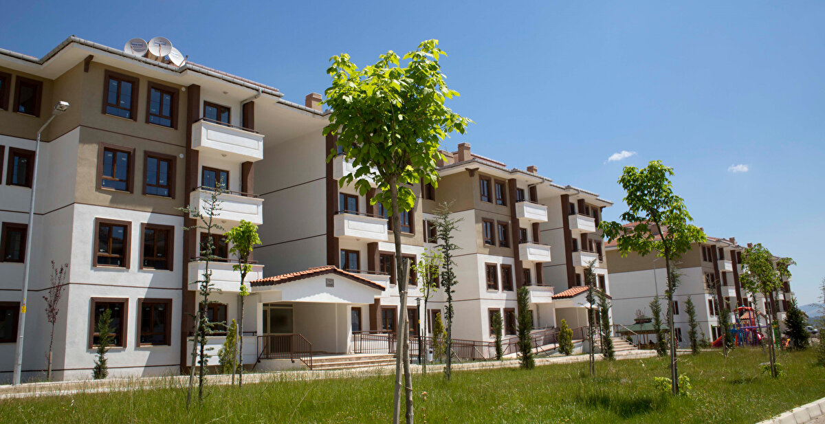 Ekonomik koşullarla konut sahibi olmayı kolaylaştıracak bu tarihi projenin tüm başvuru detayları, önümüzdeki günlerde yapılacak tanıtım programının ardından netleşecek.