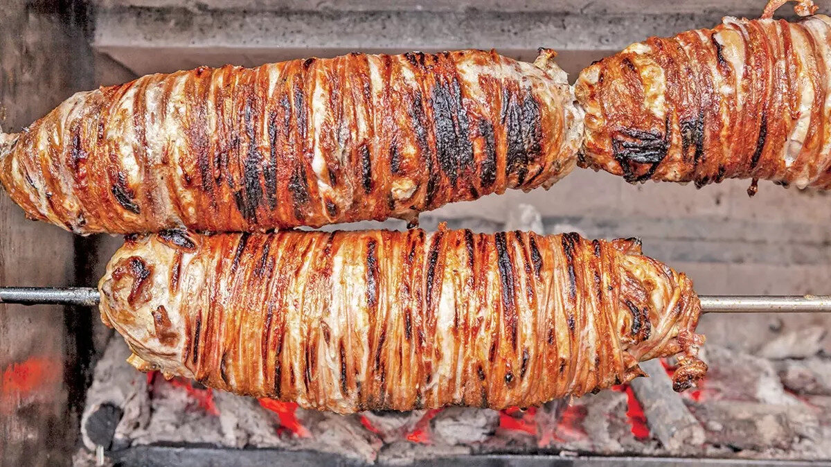 Dinlendirin: Temizlenen bağırsakları buzdolabında birkaç saat bekletmek kokorecin hem kokusunu hem dokusunu iyileştirir.