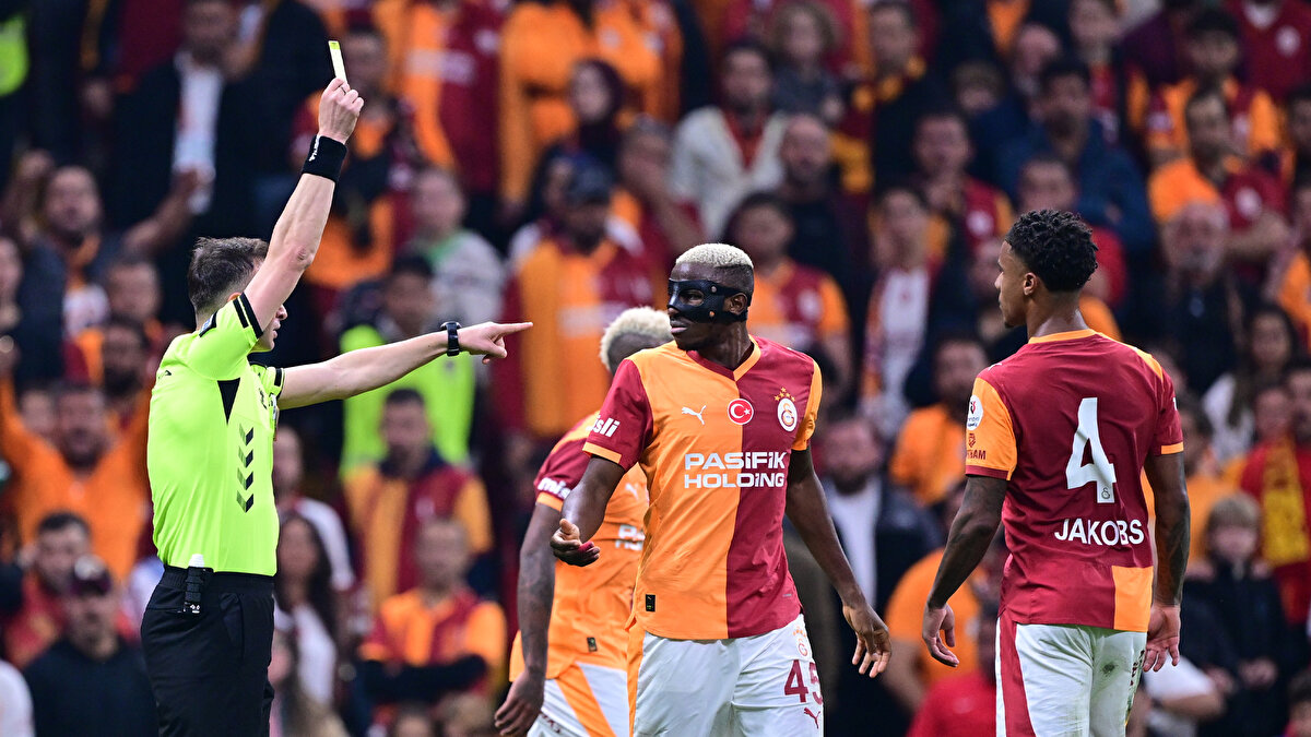 "O DÖNEM KAFAMI FUTBOLA VERMEDİM"<br><br>"Önceki menajerim (Jean Gerard) bana Napoli'nin ciddi bir ilgisi olduğunu söylemişti. Ama sadece transferimle o ilgileniyordu, babamın sağlık durumuyla değil. O dönemde kafam futbolda değildi, sadece babamın durumunu öğrenmek istiyordum."<br>