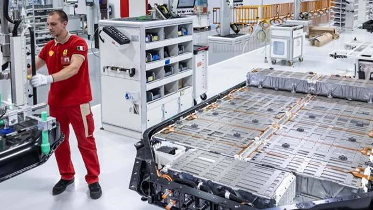 Buna göre şirket, bu yılki net gelir beklentisini en az 7 milyar eurodan 7,1 milyar euro veya üzerine, düzeltilmiş FAVÖK’ünü ise 2,68 milyar eurodan 2,72 milyar euro veya üzerine yükseltti.