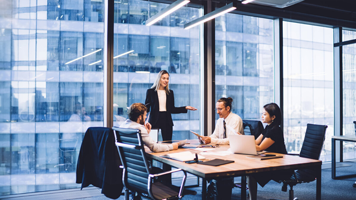 İşte Avrupa'nın En İyi İşverenleri 2025 – İlk 20 sıralaması<br><br>1. DHL Express<br>2. Hilton<br>3. AbbVie<br>4. Stryker