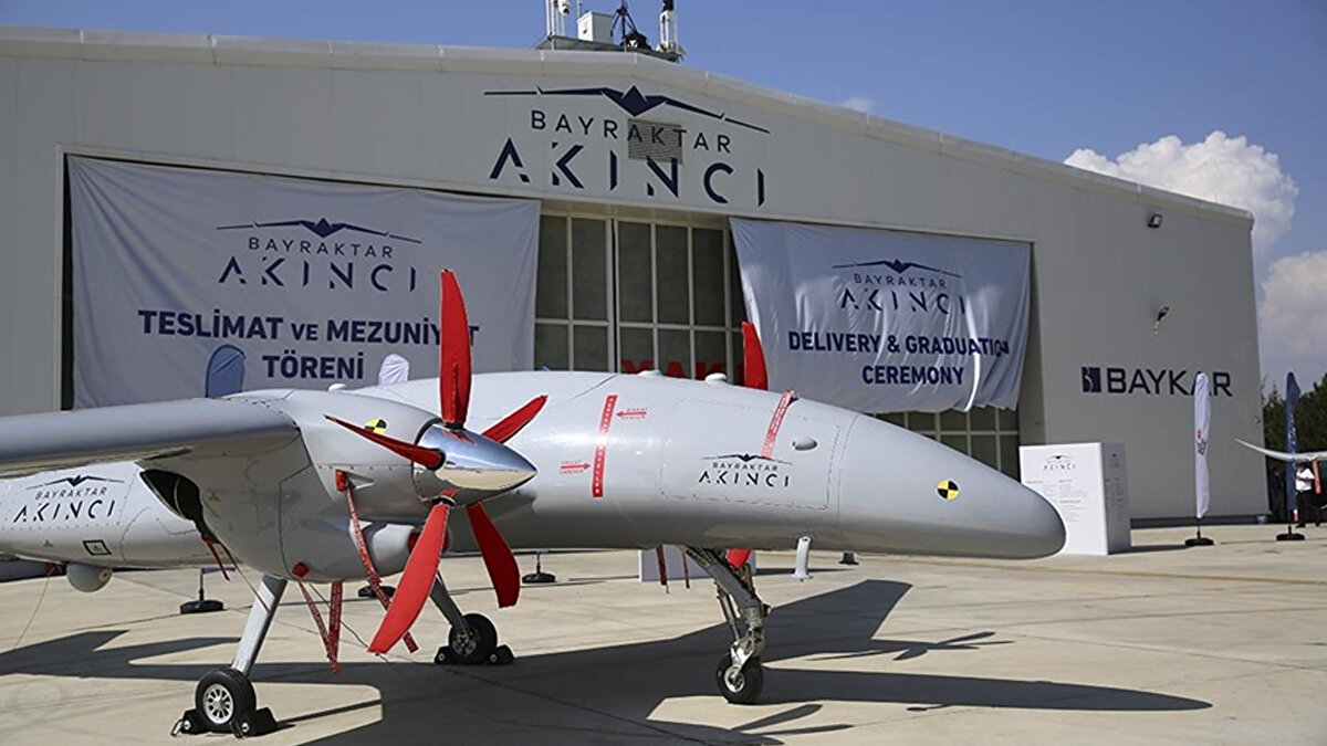 Ateşkesin duyurulmasının ardından Türk yapımı bir SİHA'nın Akdeniz semalarında ay-yıldız çizmesi büyük yankı uyandırdı.