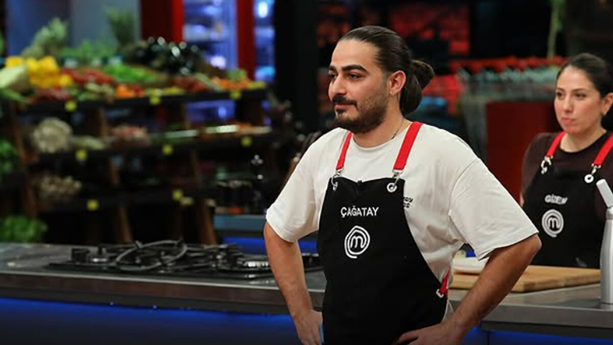 MasterChef’te dokunulmazlık oyununu hangi takım kazandı?<br><br>Bireysel dokunulmazlık oyununda şeflerin beğenisini kazanan isim ise Çağatay oldu.