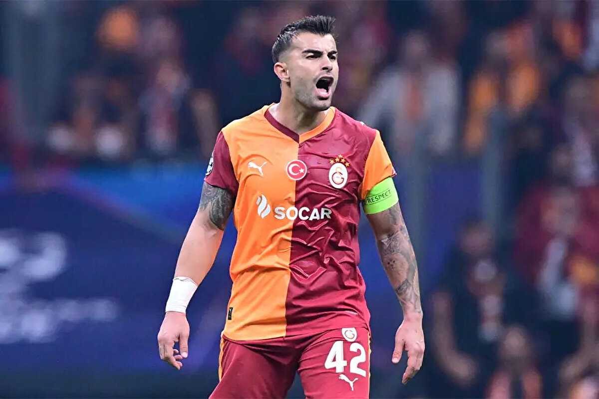 Transferin akıbeti Abdülkerim Bardakcı'yı da yakından ilgilendiriyor. Milli stoper, Pavlovic'in transfer edilmesi halinde formasını kaptırabilir.<br><br>