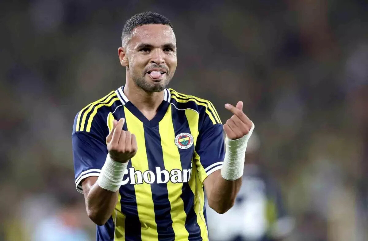 EN-NESYRI'NİN PERFORMANSI<br><br>Fenerbahçe'yle 2029 yazına kadar sözleşmesi bulunan En-Nesyri, bu sezon tüm kulvarlarda 14 maça çıkıp 5 gol, 1 asistlik istatistik yakaladı.