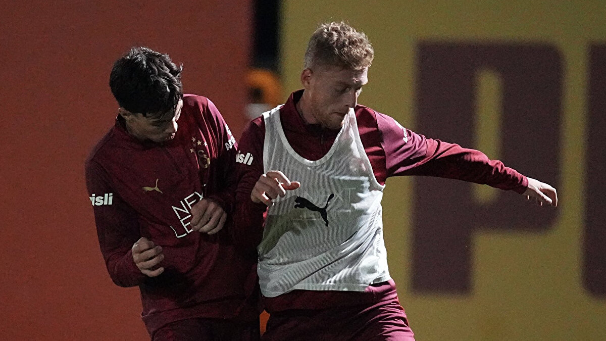 Galatasaray, Süper Lig’in dokuzuncu haftasında RAMS Başakşehir ile yapacağı maçın hazırlıklarına bugün Kemerburgaz Metin Oktay Tesisleri’nde yaptığı antrenmanla başladı.