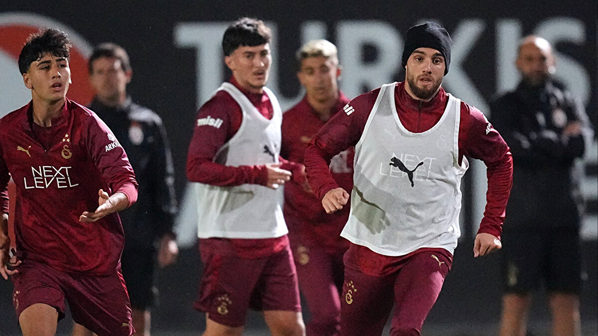 Teknik direktör Okan Buruk yönetimindeki antrenman, çift kale maçla sona erdi.