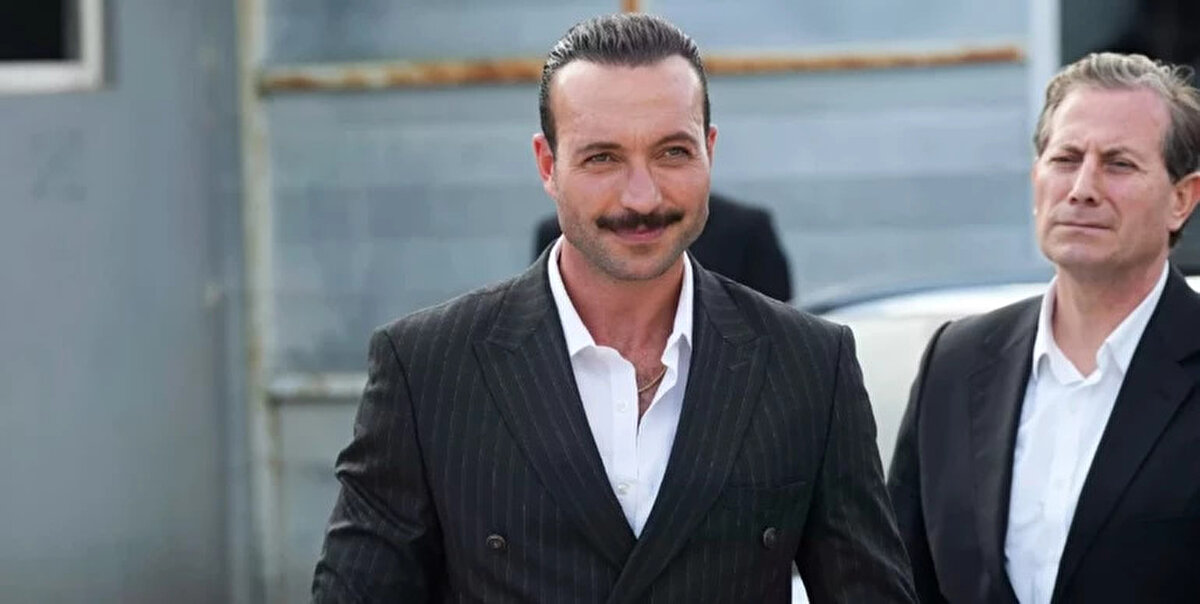 Irmak ve Kenan restleşmesi<br><br>Abisini bulmakta kararlı olan Irmak, Gürdal’a karşı Kenan’ı kaçırdı. Ancak işler planlandığı gibi gitmedi. Kenan durumu lehine çevirmeyi başararak Irmak’ı da Gürdal’ın eline teslim etti.