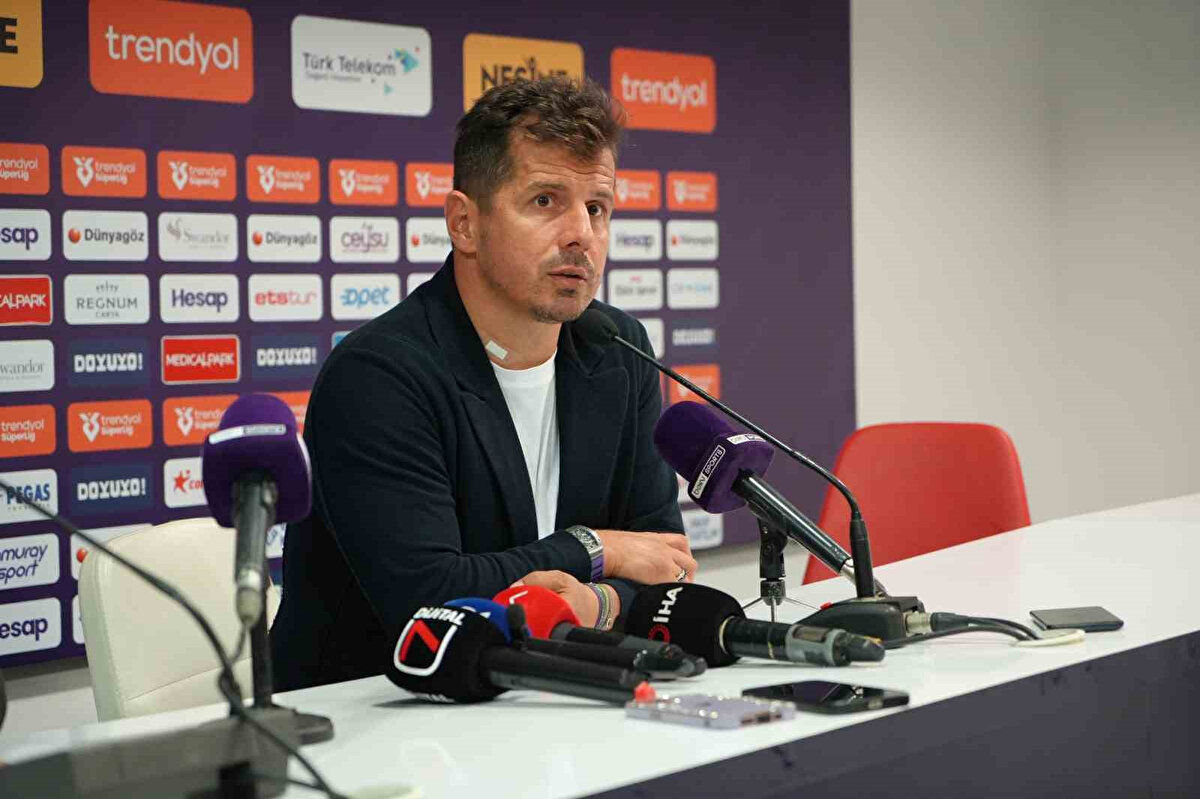 Bilindiği üzere teknik direktör Emre Belözoğlu, Antalyaspor'daki görevinden istifa etmişti. Ancak Saran yönetimi tarafından henüz yapılan bir teklifin olmadığı da ifade edildi. 