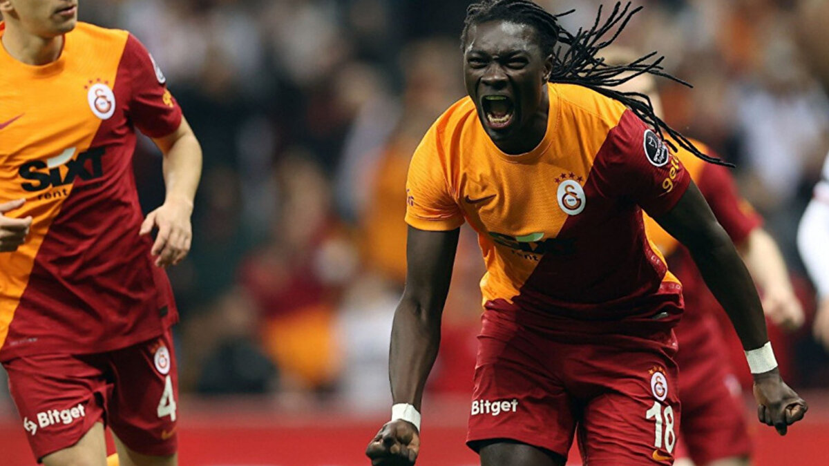 Galatasaray’ın eski golcüsü Bafetimbi Gomis, Kerem Aktürkoğlu’nun Fenerbahçe’ye transfer olmasının ardından yaptığı sosyal medya açıklamalarına tepki gösterdi.