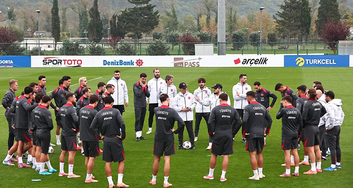 BULGARİSTAN TÜRKİYE MUHTEMEL 11<br><br>Uğurcan Çakır, Mert Müldür, Merih Demiral, Abdülkerim Bardakcı, Ferdi Kadıoğlu, İsmail Yüksek, Hakan Çalhanoğlu, Yunus Akgün, Arda Güler, Kenan Yıldız ve Kerem Aktürkoğlu.