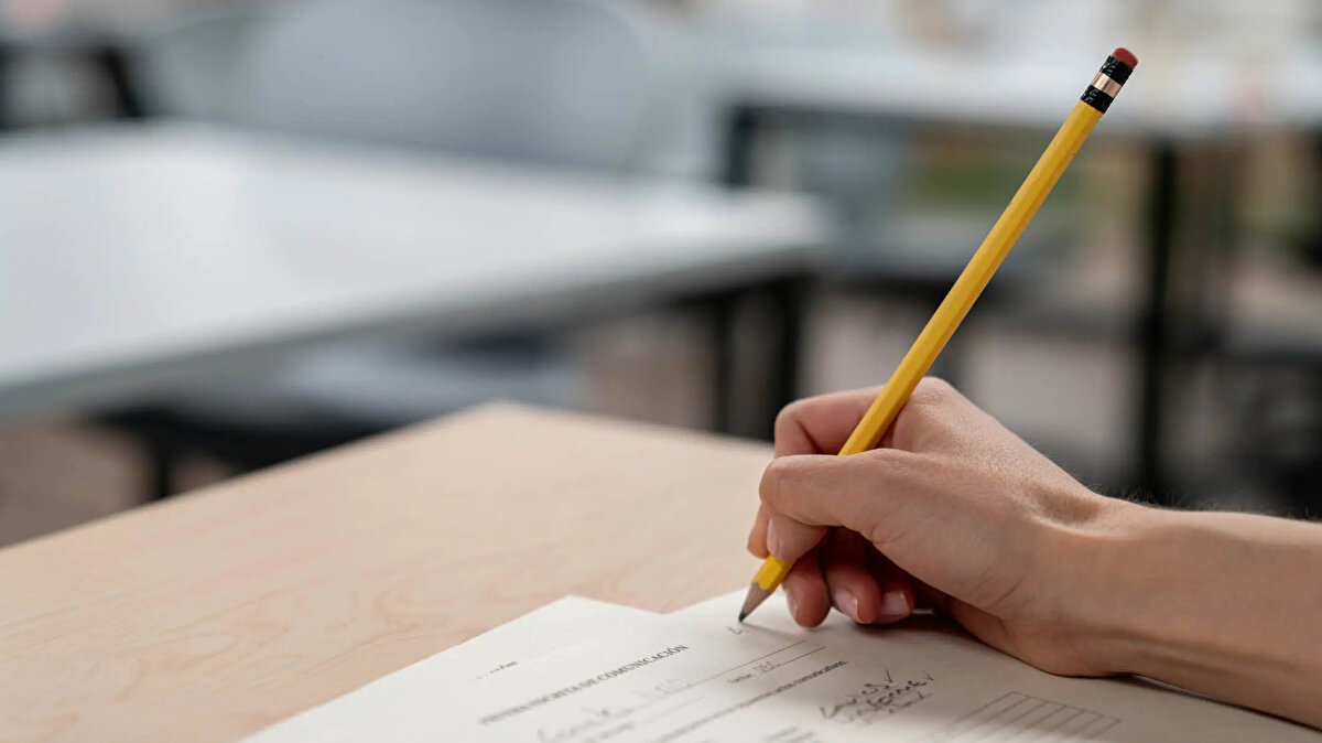 ALES3 başvuruları ne zaman?<br><br>ÖSYM tarafından yayımlanan 2025 sınav takvimine göre ALES3 başvuruları 7 Ekim 2025 Salı günü başlayacak.