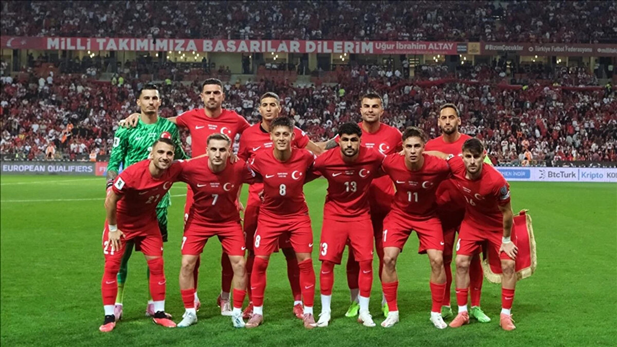 2026 FIFA Dünya Kupası Avrupa Elemeleri E Grubu'nda heyecan devam ediyor. A Milli Futbol Takımımız, gruptaki üçüncü kritik maçında Bulgaristan deplasmanına konuk oluyor. Futbolseverler, "Bulgaristan Türkiye maçı ne zaman, saat kaçta, hangi kanalda?" sorularının yanıtını arıyor. İşte zorlu mücadeleye dair tüm merak edilenler...