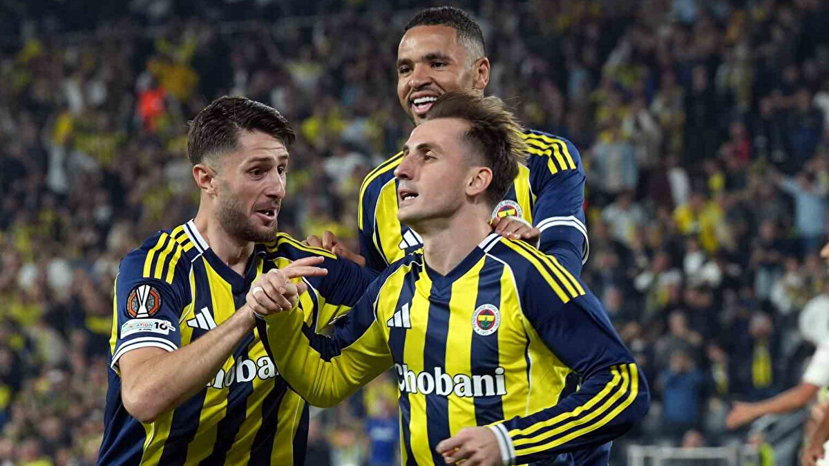 Avrupa Ligi'nde Fransız ekibi Nice'i 2-1 mağlup eden Fenerbahçe, ligde Samsunspor karşısında 1-1 berabera kalarak ligde puan kaybı yaşadı. 