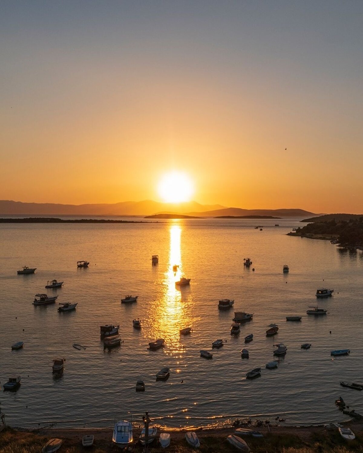 Bu yapılar, antik kentin tarihte ticari ve sosyal yaşamını, askeri ve dini önemini günümüze yansıtıyor. 