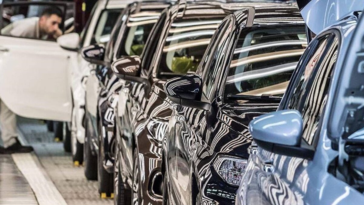 "Dozu daha da artıracağız"<br><br>Hazine ve Maliye Bakanı Mehmet Şimşek bazı meslek gruplarının geçen yıl aylık brüt gelirlerini açıklamıştı. Şimşek, kuyumcuların geçen sene aylık ortalama 42 bin 360 TL gelir beyan ettiğini, düşük bulduğu bu rakamın yapılan denetimlerle yükselmiş olduğuna da ifade etmişti. Beyan edilen rakamların düşüklüğüne dikkat çeken Şimşek, “Biz kayıt dışılıkla mücadelede dozu daha da artıracağız” demişti.