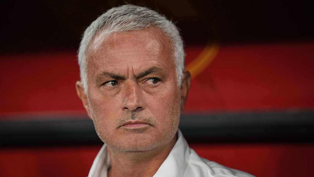 İngiliz basınında yer alan haberlere göre, o dönemde Jose Mourinho, Alexis Sanchez'in transfer edilmesi için Mkhitaryan'ın gitmesini istemişti.<br>