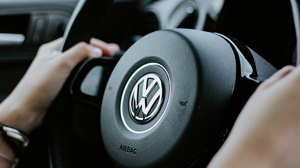 Volkswagen Grubu’nun araç satışları temmuz-eylül döneminde geçen yılın aynı dönemine göre yüzde 1 artarak 2 milyon 198 bin 800’e yükseldi. Söz konusu dönemde grubun ana markası Volkswagen'in araç satışları yüzde 0,4 düşerek 1 milyon 172 bin 200 oldu.